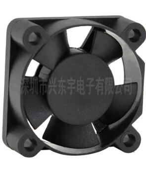 用電飯煲散熱風(fēng)扇，降溫降音并存